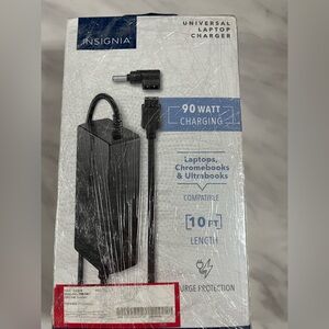 Insignia Universal Laptop Charger 90W